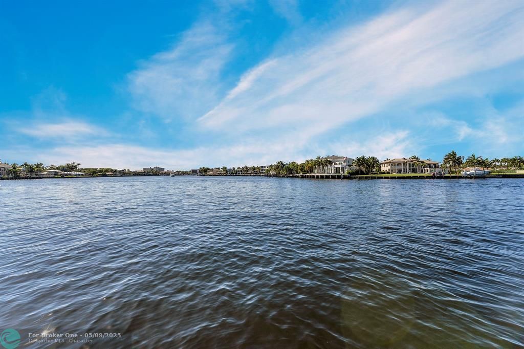 For Rent: $2,500 (1 beds, 1 baths, 585 Square Feet)