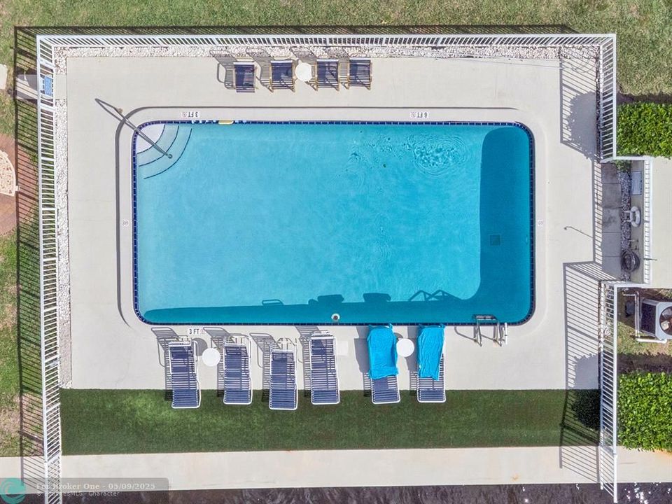 For Rent: $2,500 (1 beds, 1 baths, 585 Square Feet)