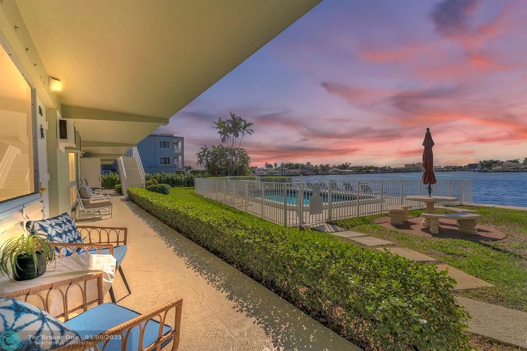 For Rent: $2,500 (1 beds, 1 baths, 585 Square Feet)