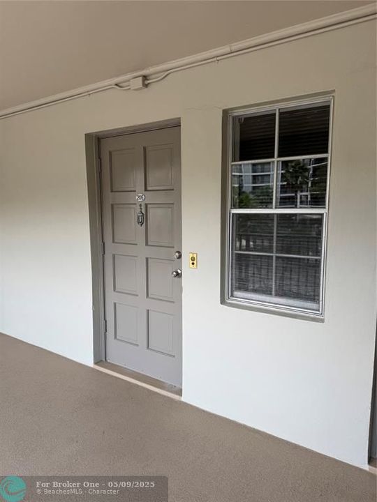For Rent: $1,550 (1 beds, 1 baths, 900 Square Feet)