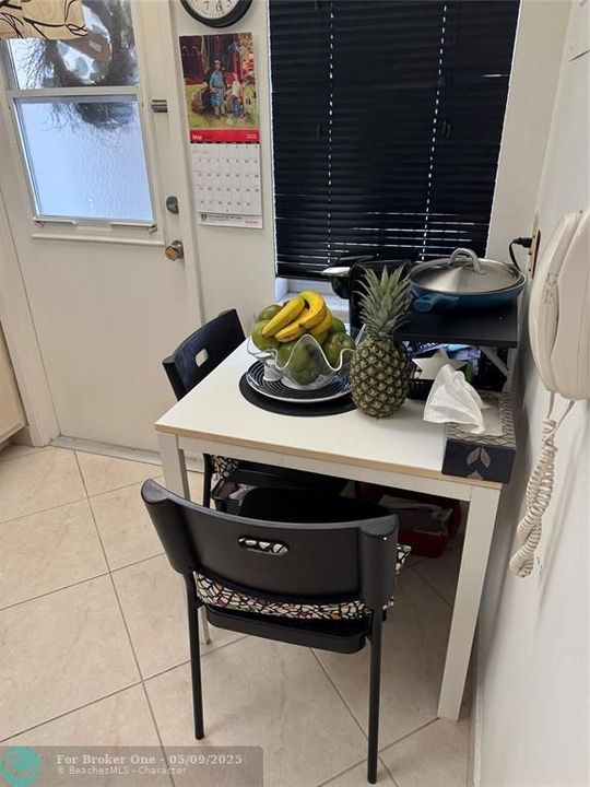 For Rent: $1,550 (1 beds, 1 baths, 900 Square Feet)
