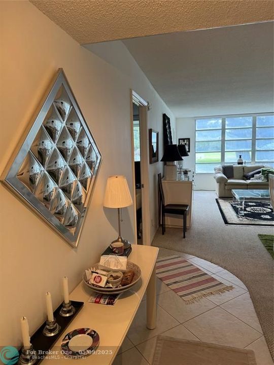 For Rent: $1,550 (1 beds, 1 baths, 900 Square Feet)
