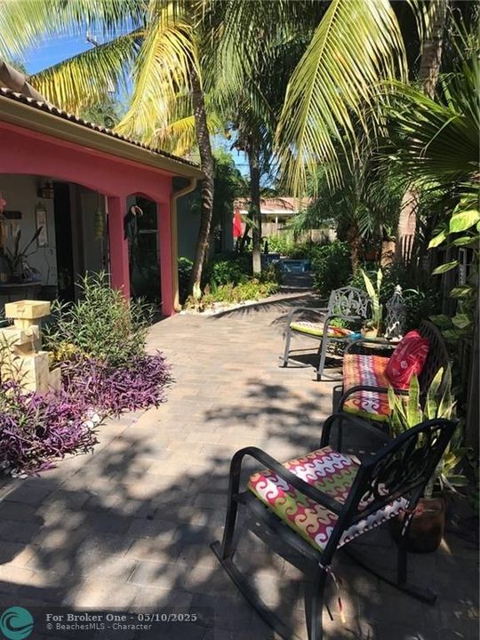 For Rent: $950,000 (0 beds, 0 baths, 1800 Square Feet)