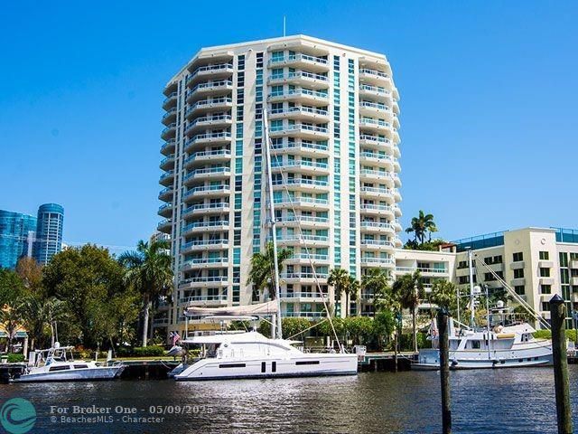 For Rent: $2,800 (1 beds, 1 baths, 900 Square Feet)