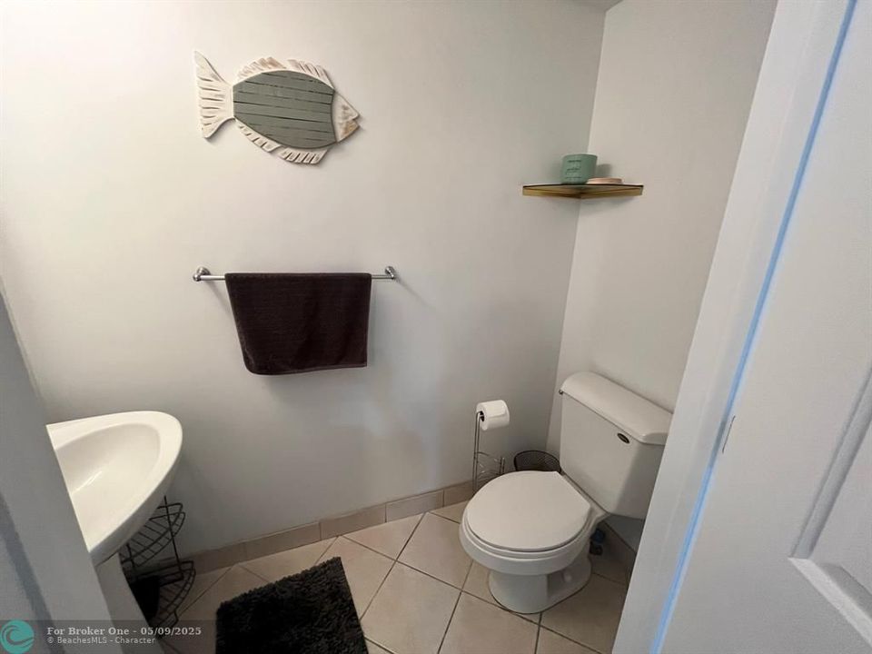 For Rent: $2,800 (1 beds, 1 baths, 900 Square Feet)