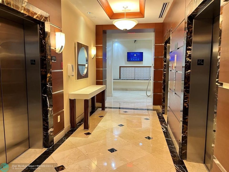 For Rent: $2,800 (1 beds, 1 baths, 900 Square Feet)