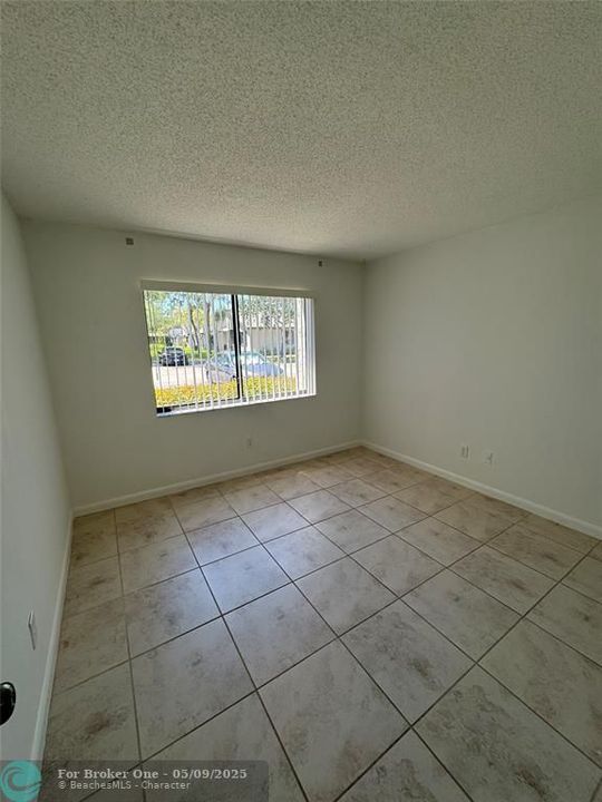 For Rent: $2,700 (2 beds, 2 baths, 1017 Square Feet)