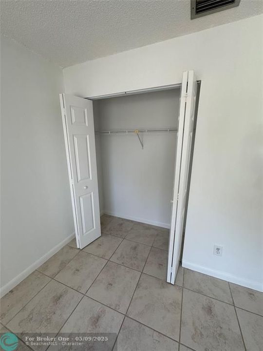 For Rent: $2,700 (2 beds, 2 baths, 1017 Square Feet)