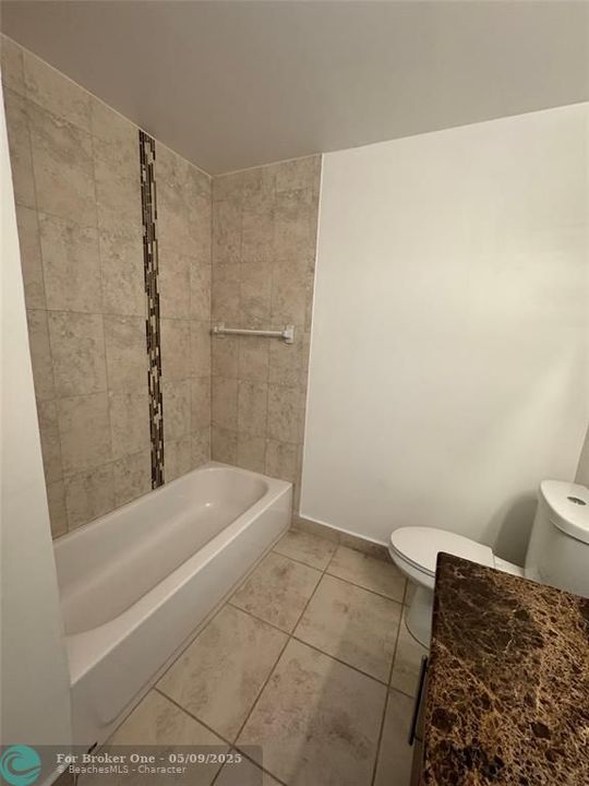 For Rent: $2,700 (2 beds, 2 baths, 1017 Square Feet)