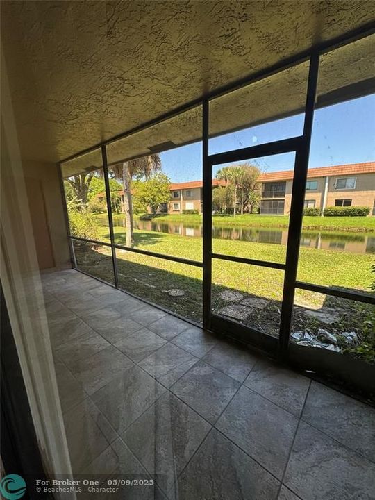 For Rent: $2,700 (2 beds, 2 baths, 1017 Square Feet)