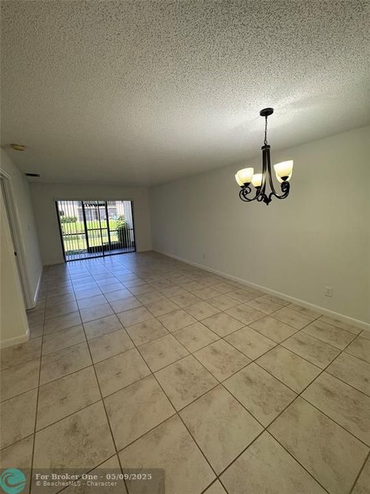 For Rent: $2,700 (2 beds, 2 baths, 1017 Square Feet)