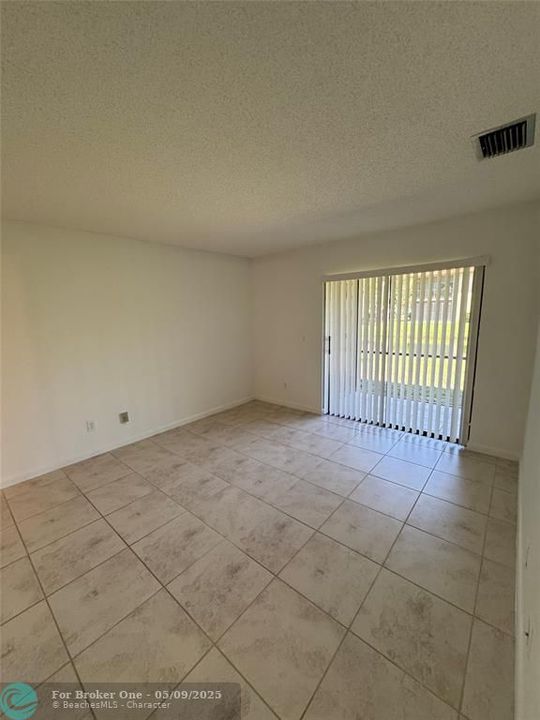 For Rent: $2,700 (2 beds, 2 baths, 1017 Square Feet)