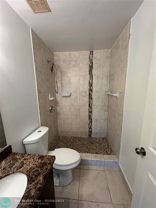 For Rent: $2,700 (2 beds, 2 baths, 1017 Square Feet)