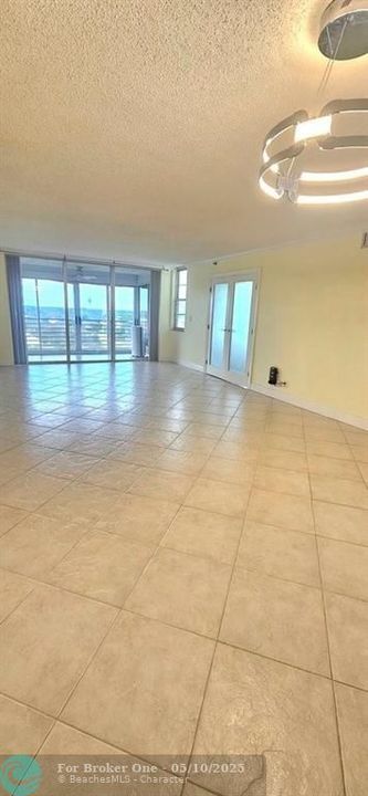 For Rent: $2,200 (2 beds, 2 baths, 1216 Square Feet)