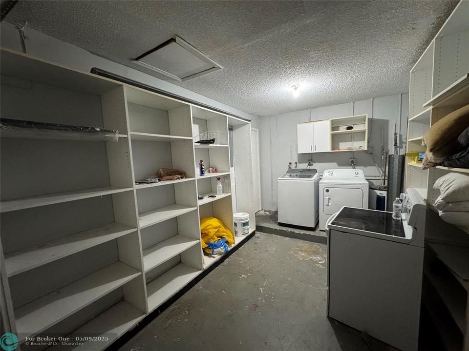 For Rent: $3,250 (4 beds, 2 baths, 1573 Square Feet)