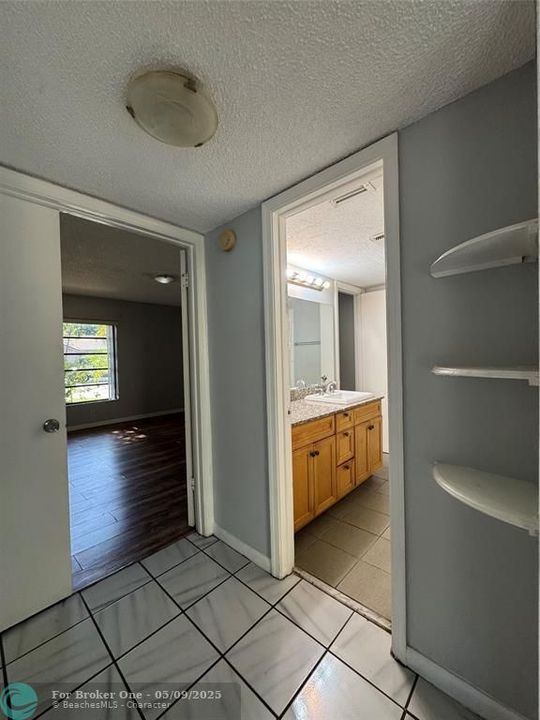 For Rent: $3,250 (4 beds, 2 baths, 1573 Square Feet)