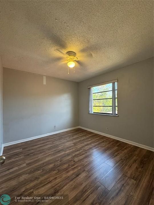 For Rent: $3,250 (4 beds, 2 baths, 1573 Square Feet)