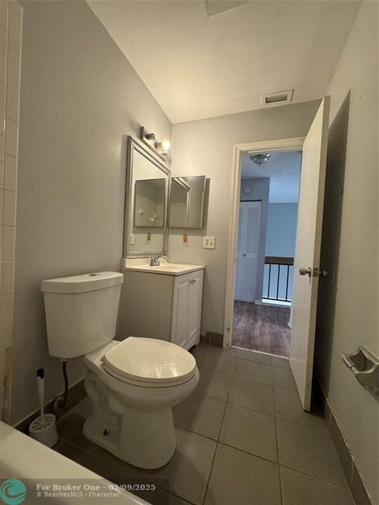 For Rent: $3,250 (4 beds, 2 baths, 1573 Square Feet)