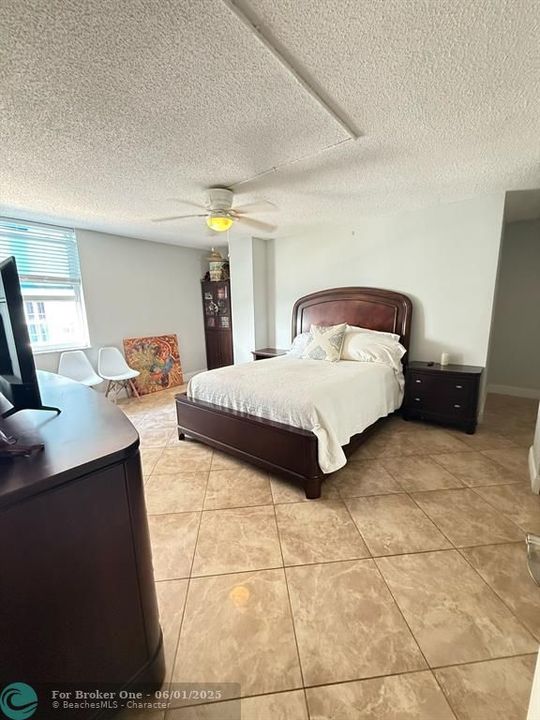 For Rent: $3,000 (2 beds, 2 baths, 1010 Square Feet)