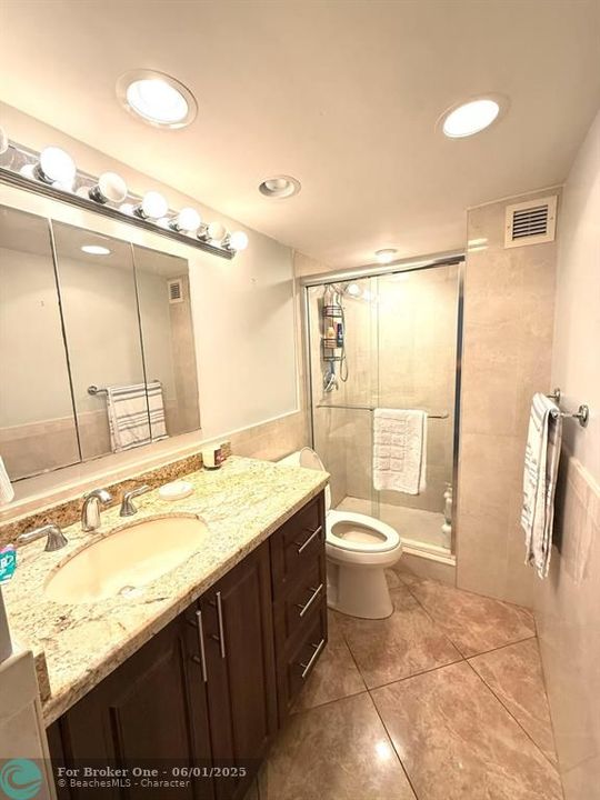For Rent: $3,000 (2 beds, 2 baths, 1010 Square Feet)