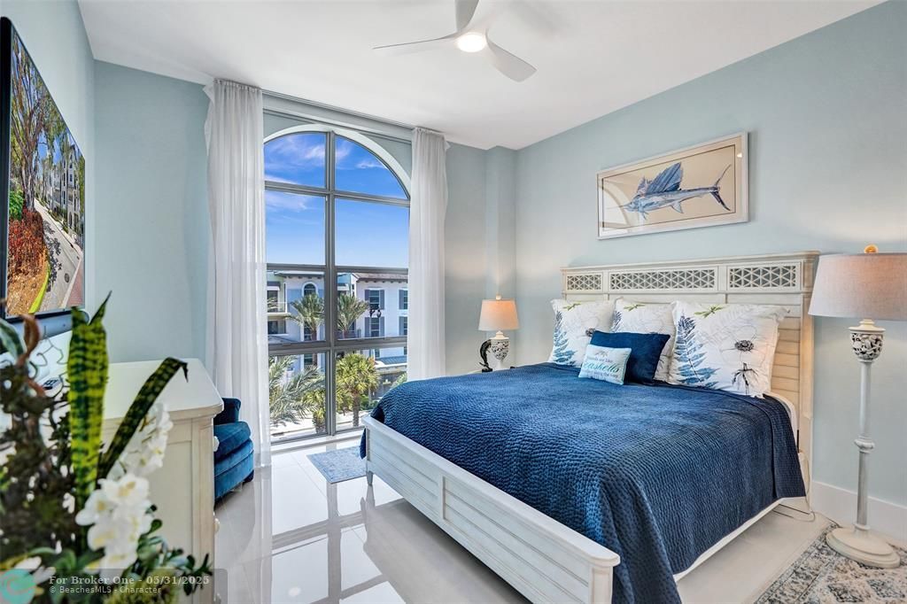 For Sale: $2,995,000 (3 beds, 3 baths, 1989 Square Feet)