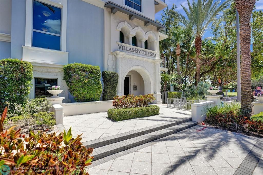 For Sale: $2,995,000 (3 beds, 3 baths, 1989 Square Feet)