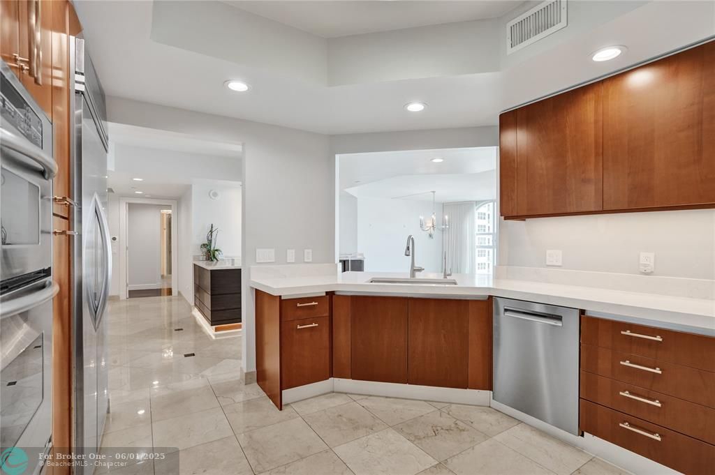 For Sale: $1,099,000 (2 beds, 2 baths, 2450 Square Feet)