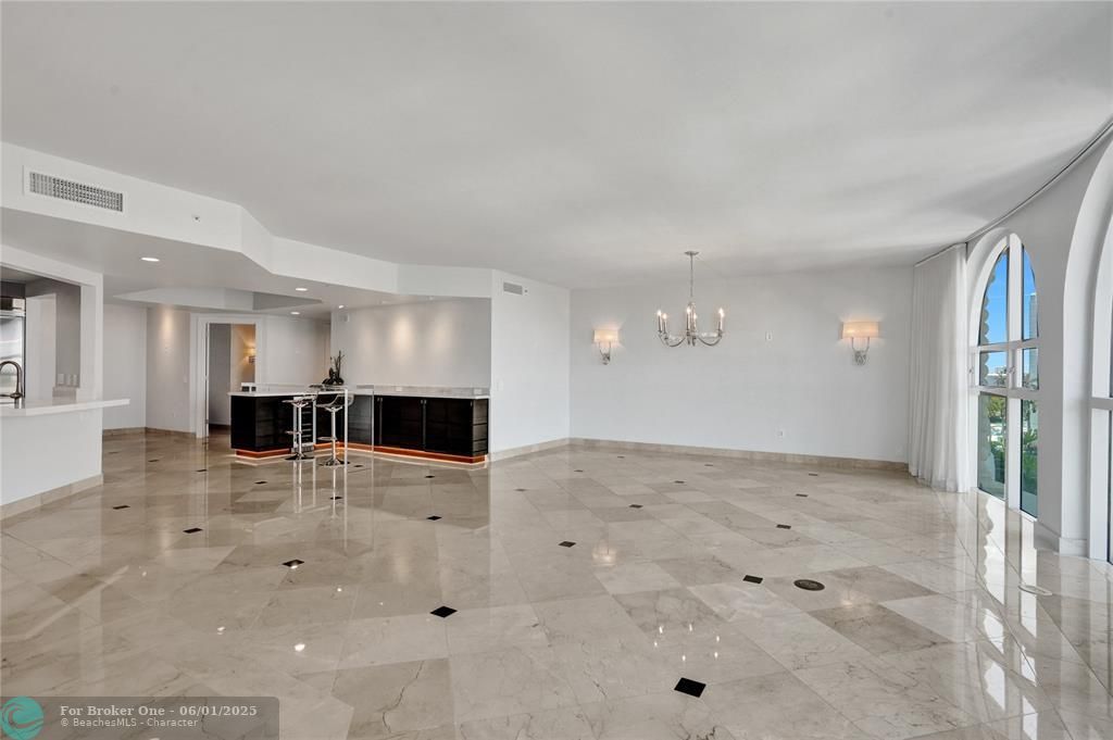 For Sale: $1,099,000 (2 beds, 2 baths, 2450 Square Feet)