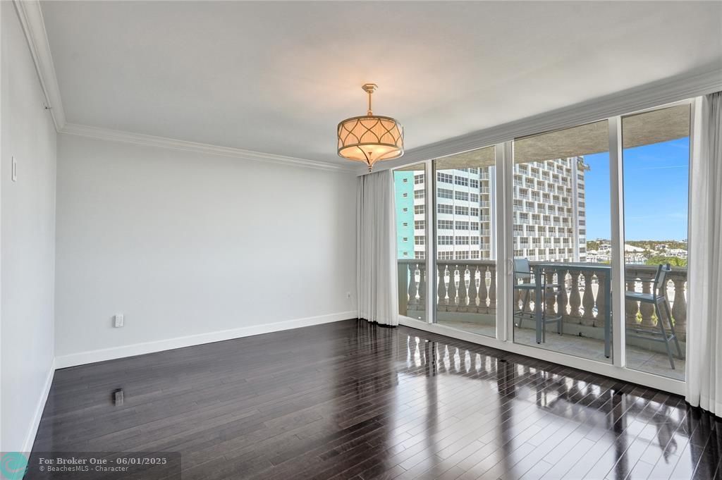 For Sale: $1,099,000 (2 beds, 2 baths, 2450 Square Feet)