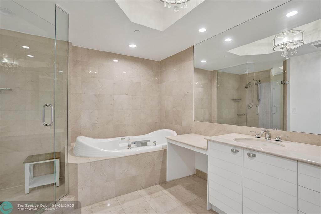 For Sale: $1,099,000 (2 beds, 2 baths, 2450 Square Feet)