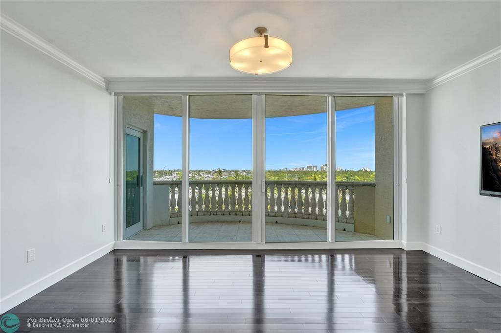 For Sale: $1,099,000 (2 beds, 2 baths, 2450 Square Feet)