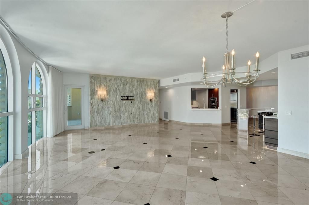 For Sale: $1,099,000 (2 beds, 2 baths, 2450 Square Feet)