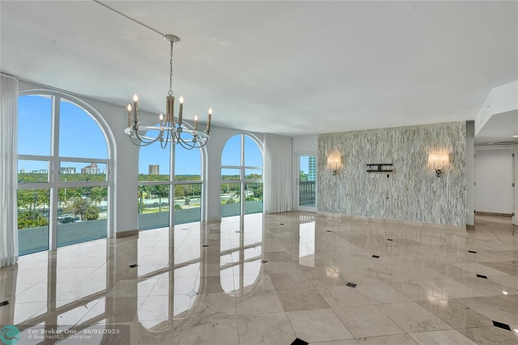 For Sale: $1,099,000 (2 beds, 2 baths, 2450 Square Feet)