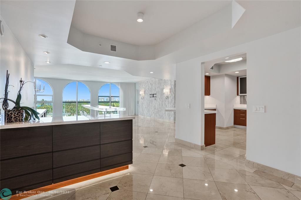 For Sale: $1,099,000 (2 beds, 2 baths, 2450 Square Feet)