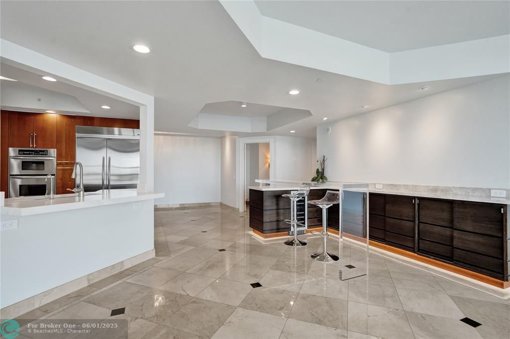 For Sale: $1,099,000 (2 beds, 2 baths, 2450 Square Feet)