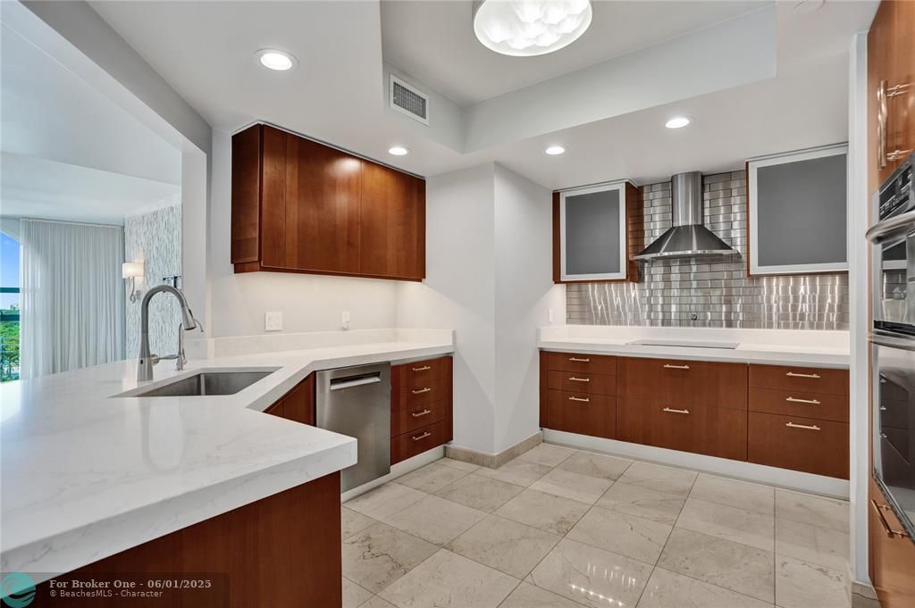For Sale: $1,099,000 (2 beds, 2 baths, 2450 Square Feet)