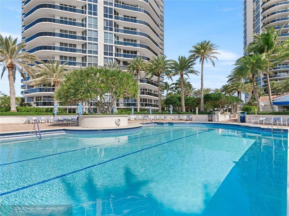 For Sale: $3,499,000 (3 beds, 3 baths, 2851 Square Feet)