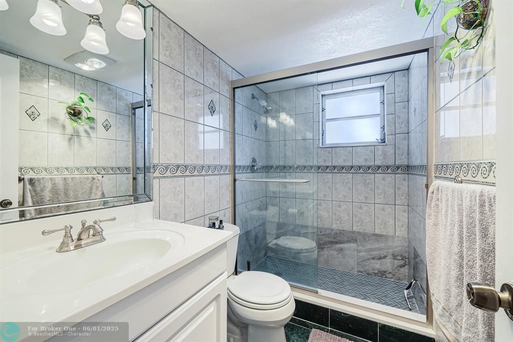 For Sale: $349,000 (2 beds, 2 baths, 1100 Square Feet)