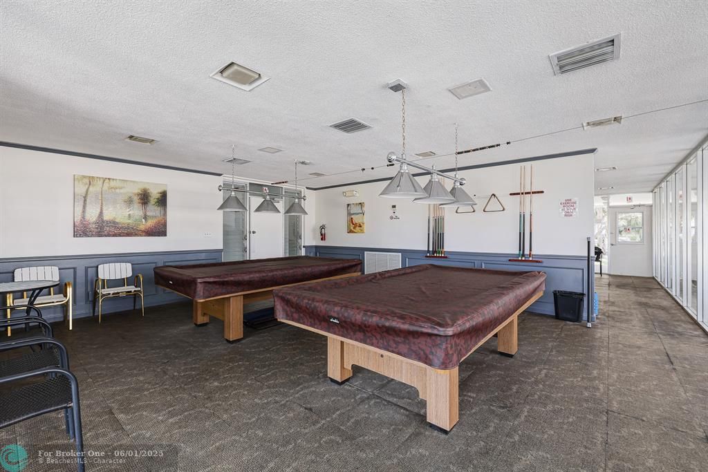 For Sale: $349,000 (2 beds, 2 baths, 1100 Square Feet)