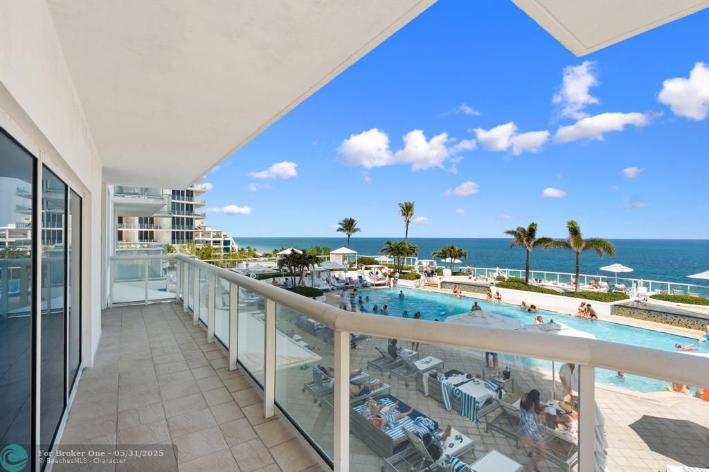 For Sale: $439,000 (1 beds, 2 baths, 1028 Square Feet)