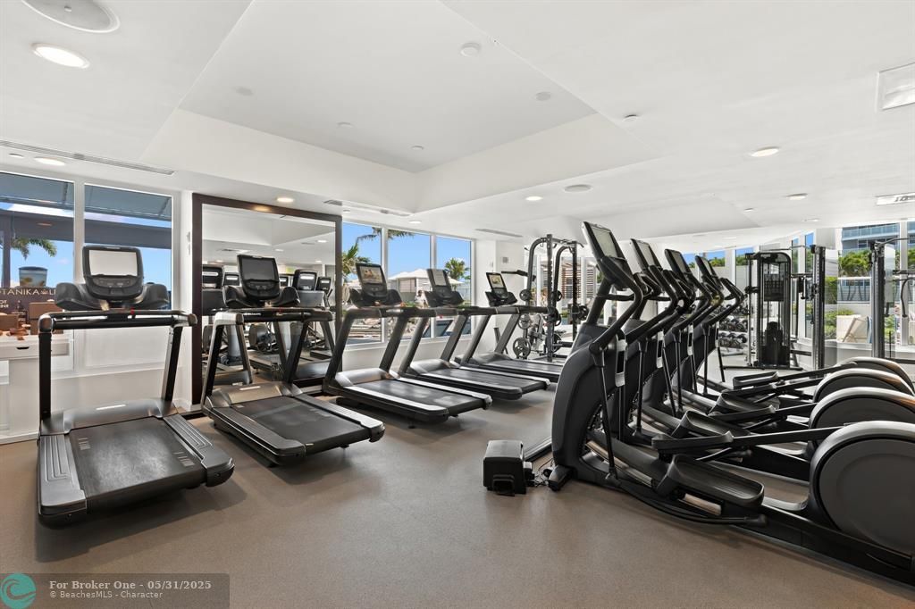 For Sale: $439,000 (1 beds, 2 baths, 1028 Square Feet)