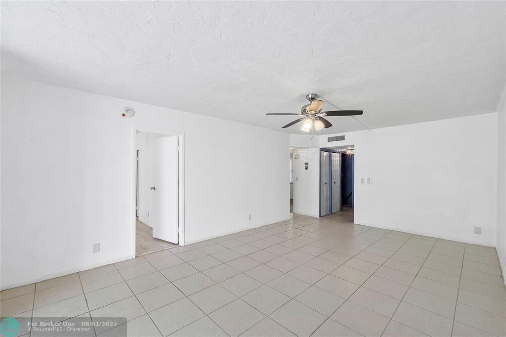 For Sale: $99,000 (2 beds, 2 baths, 865 Square Feet)