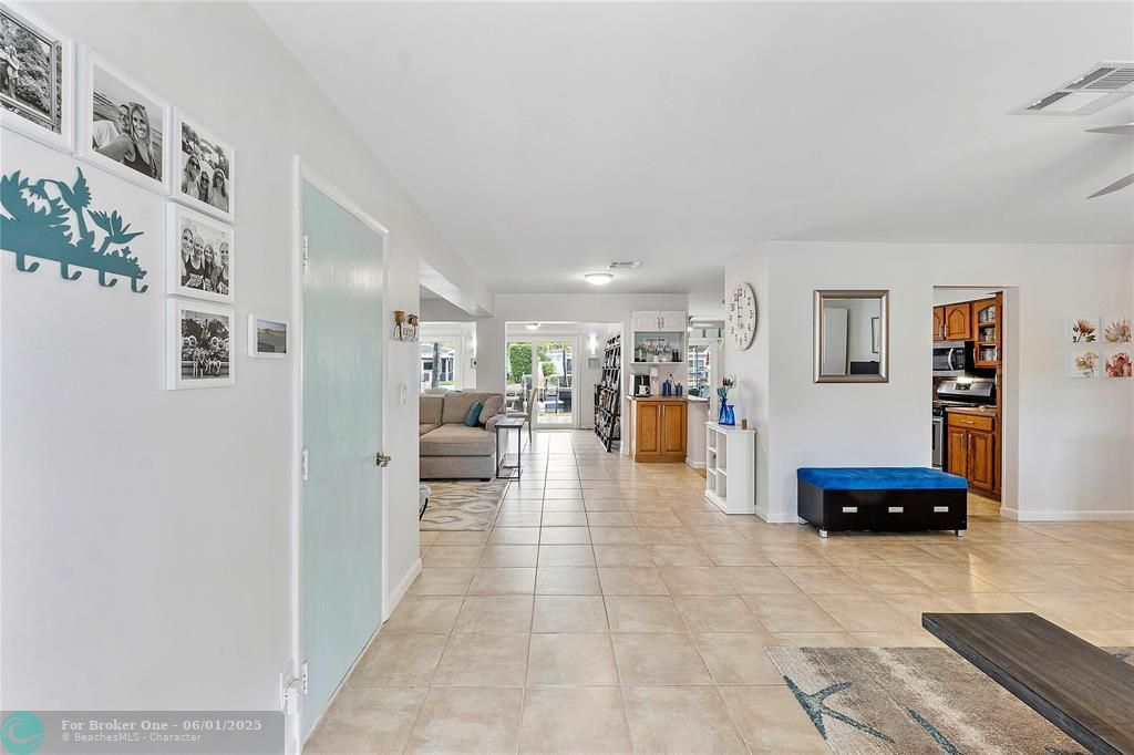 For Sale: $1,100,000 (3 beds, 3 baths, 2074 Square Feet)
