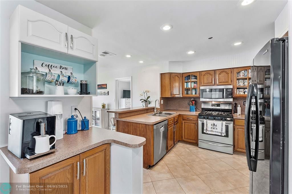 For Sale: $1,100,000 (3 beds, 3 baths, 2074 Square Feet)