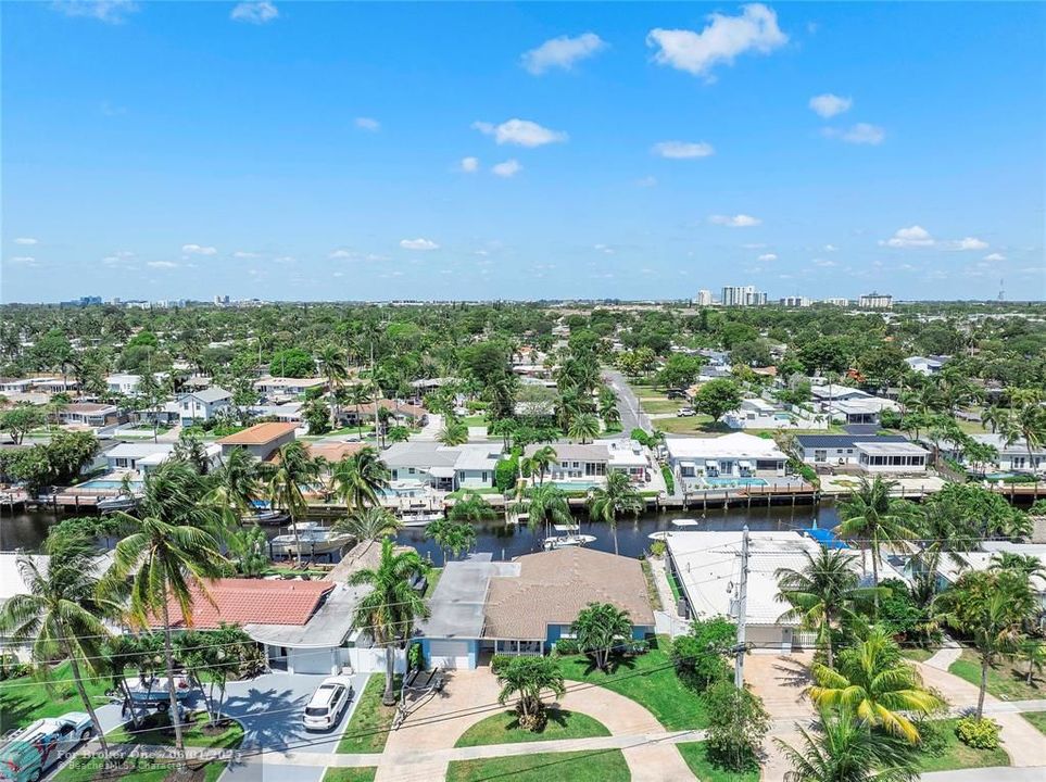 For Sale: $1,100,000 (3 beds, 3 baths, 2074 Square Feet)