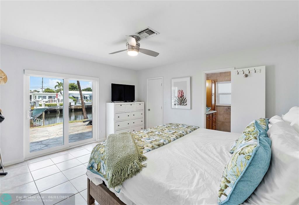 For Sale: $1,100,000 (3 beds, 3 baths, 2074 Square Feet)