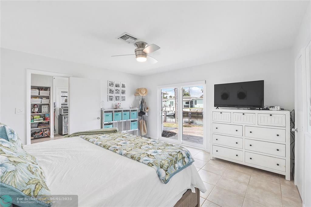 For Sale: $1,100,000 (3 beds, 3 baths, 2074 Square Feet)