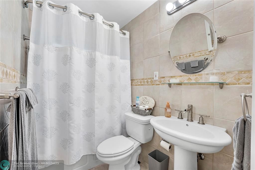For Sale: $1,100,000 (3 beds, 3 baths, 2074 Square Feet)
