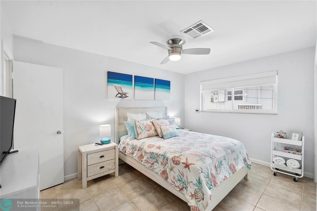For Sale: $1,100,000 (3 beds, 3 baths, 2074 Square Feet)