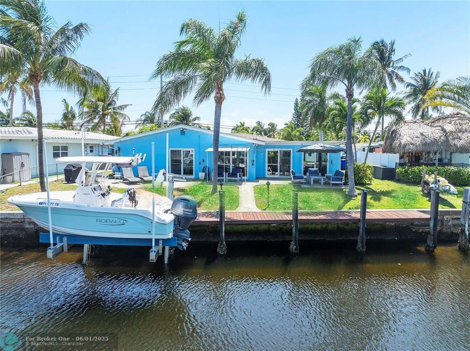 For Sale: $1,100,000 (3 beds, 3 baths, 2074 Square Feet)